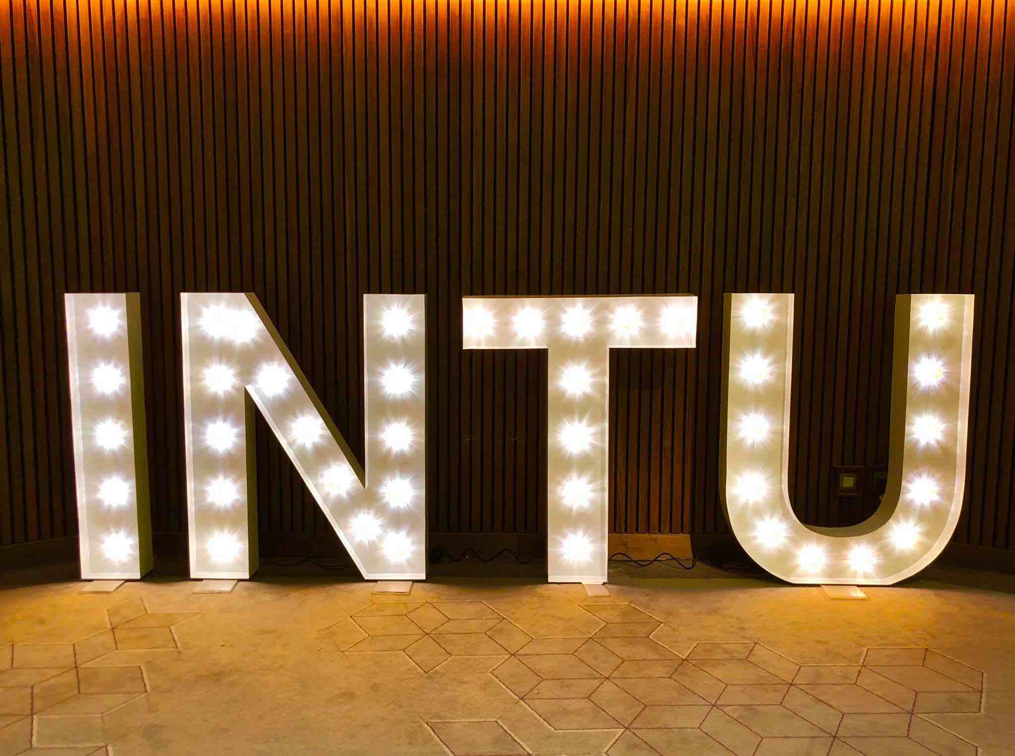 Light-Up-Letter-INTU